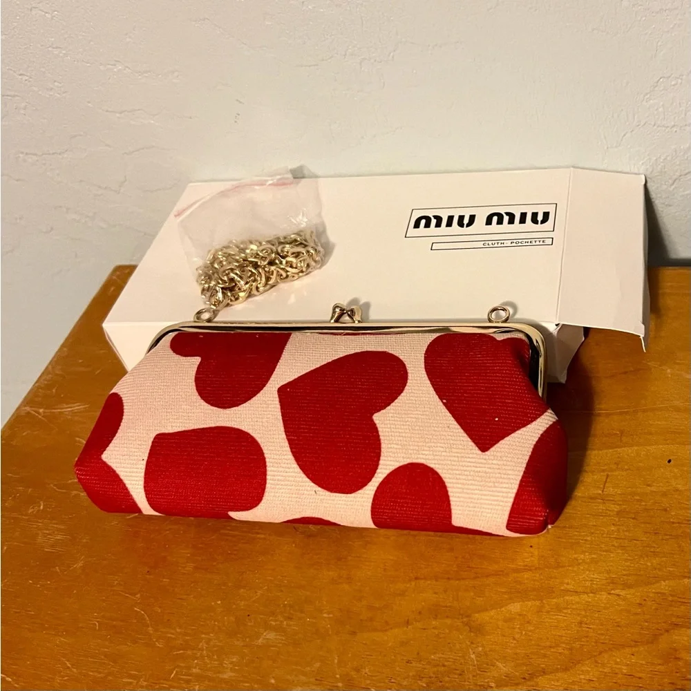 Miu Miu Red Heart CrossBody Gold Chain New in Box-Novelty Item - Picture 4 of 4